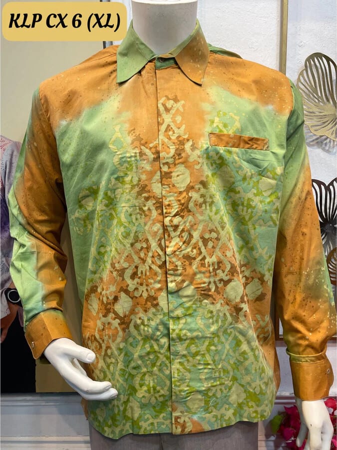 Men's long-sleeve batik shirt KLP CX 6 in orange and green, on a mannequin