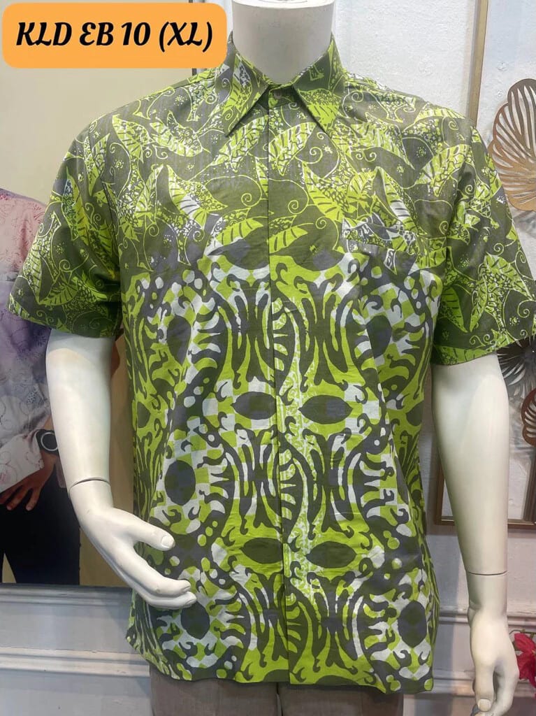 Men's short-sleeve batik shirt KLD EB 10 in lime green, olive green and white, on a mannequin