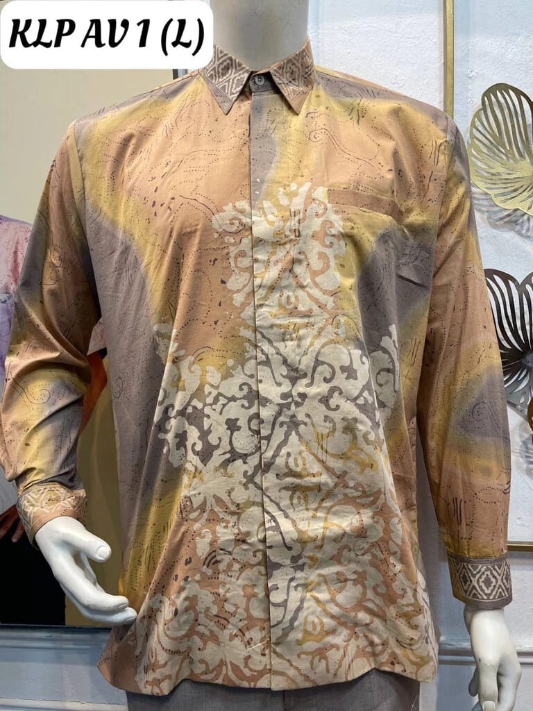 Men's long-sleeve batik shirt KLP AV 1 in khaki, grey and cream, on a mannequin