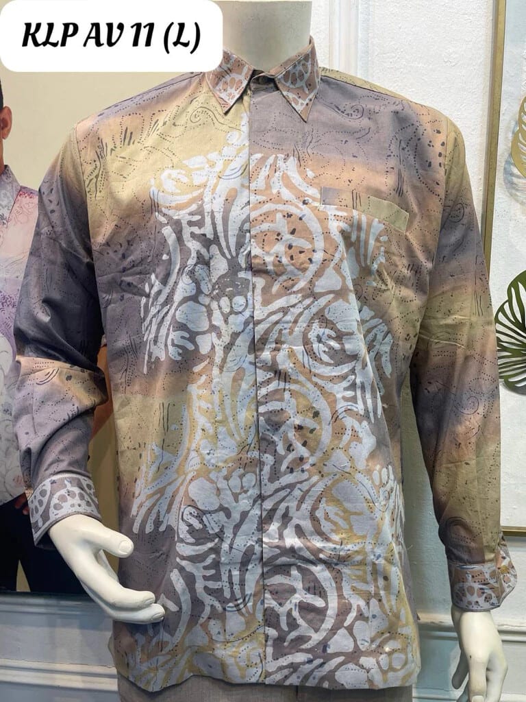 Men's long-sleeve batik shirt KLP AV 11 in grey, sand and white, on a mannequin