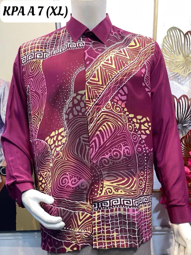 Men's long-sleeve silk crepe batik shirt KPA A 7 in magenta, pink and gold, on a mannequin