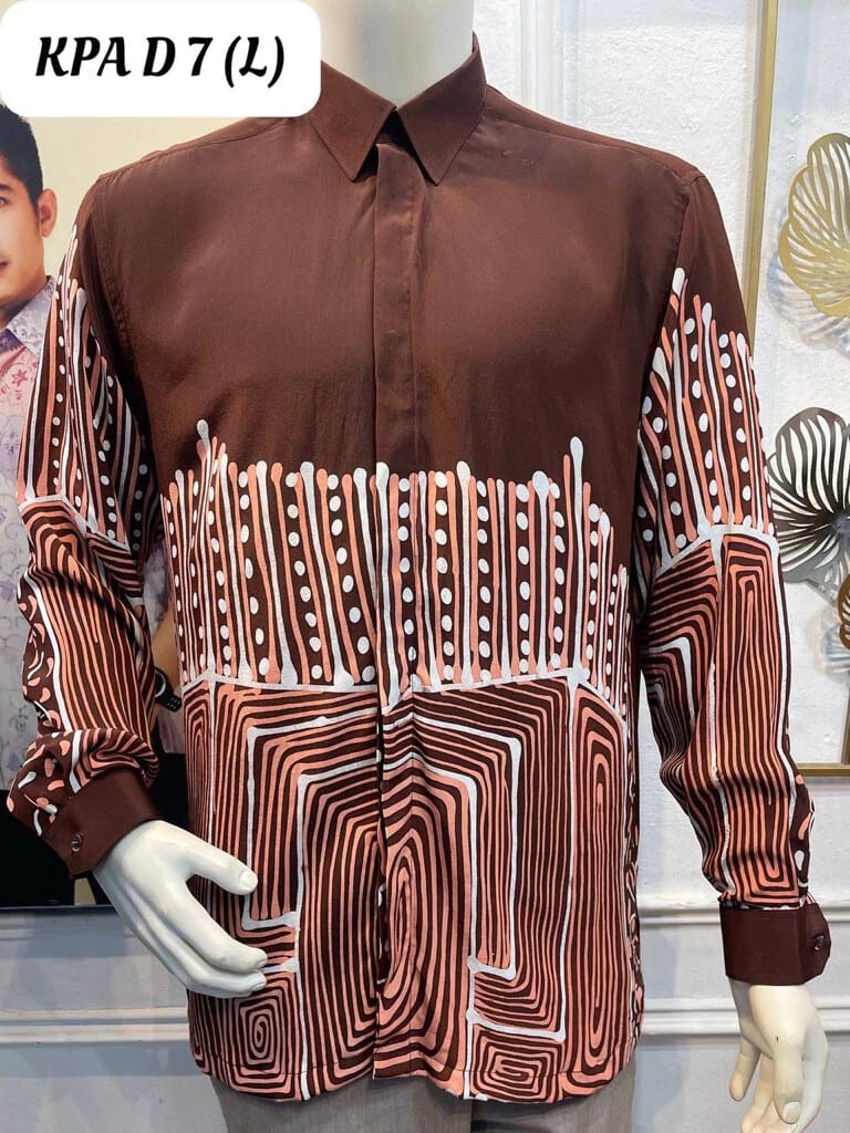 Men's long-sleeve silk crepe batik shirt KPA D 7 in brown, brick red and white, on a mannequin