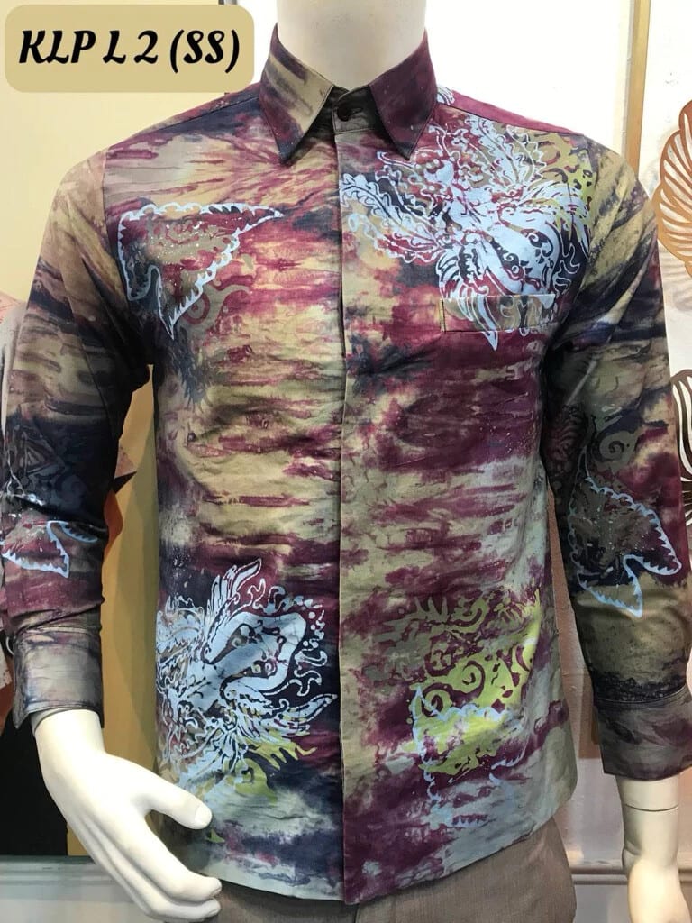 Men's long-sleeve batik shirt KLP L 2 in maroon, grey and light blue, on a mannequin