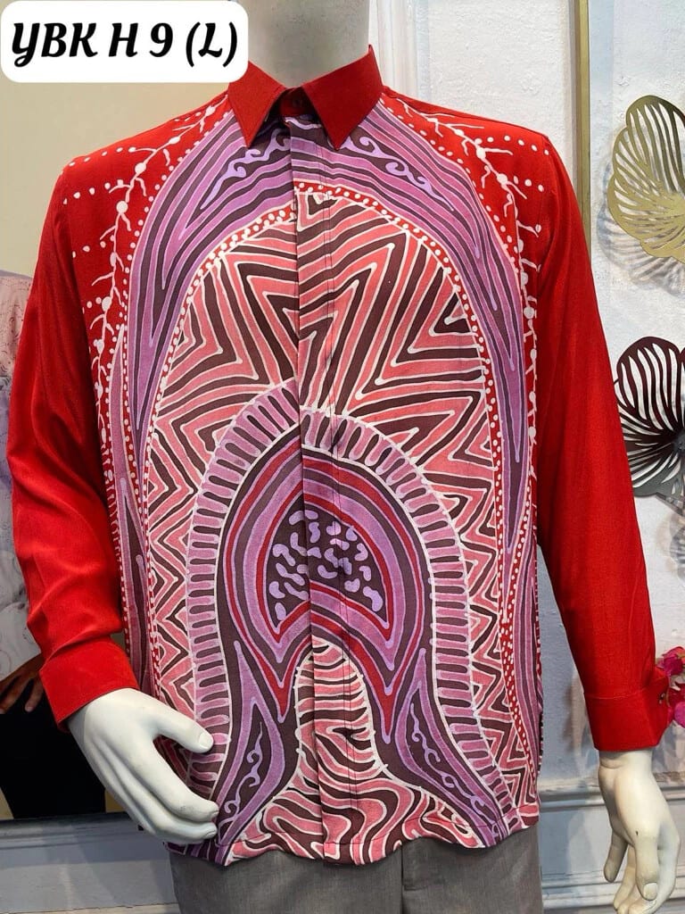 Men's long-sleeve silk crepe batik shirt YBK H 9 in red, pink and white, on a mannequin