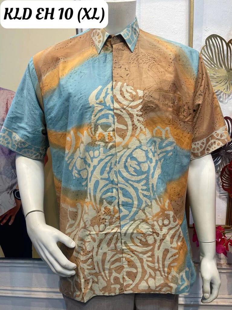 Men's short-sleeve batik shirt KLD EH 10 in light blue, orange, brown and cream, on a mannequin