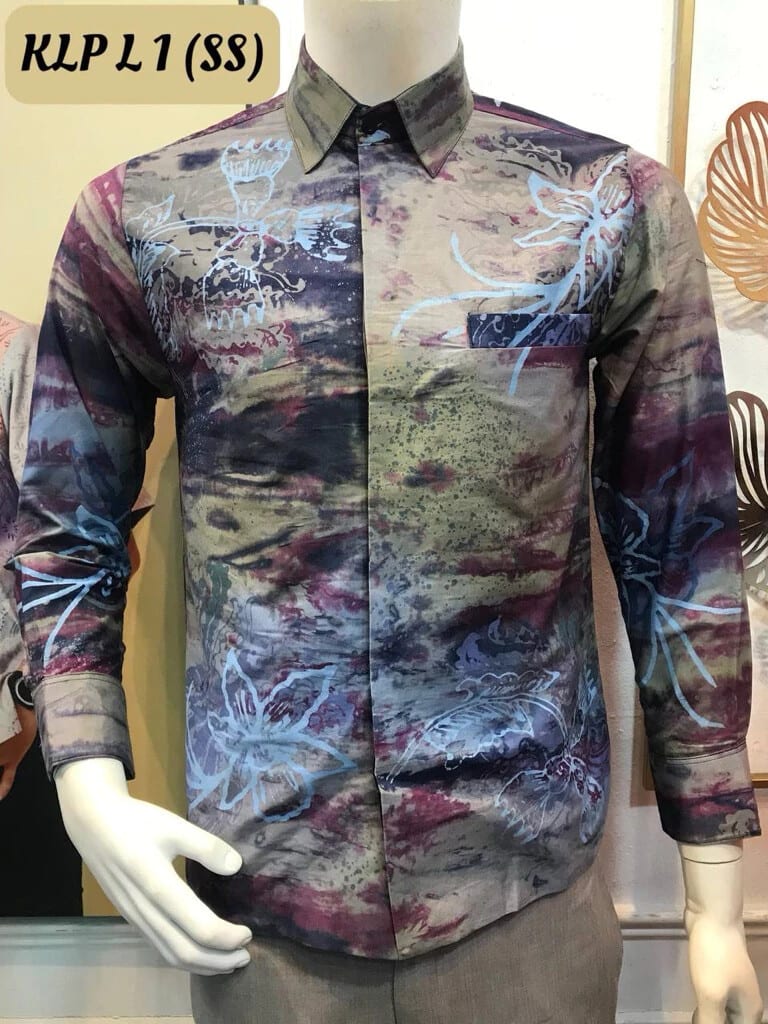 Men's long-sleeve batik shirt KLP L 1 in grey, maroon and light blue, on a mannequin