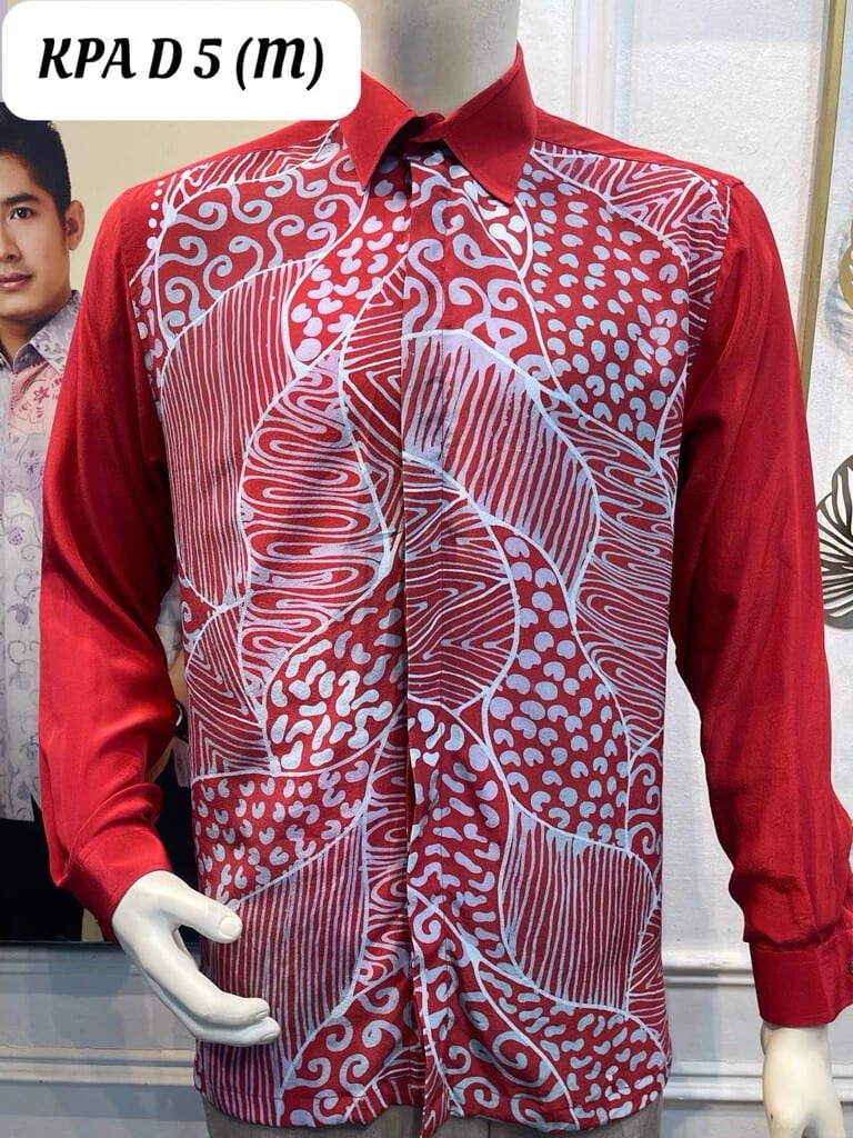 Men's long-sleeve silk crepe batik shirt KPA D 5 in red and white, on a mannequin