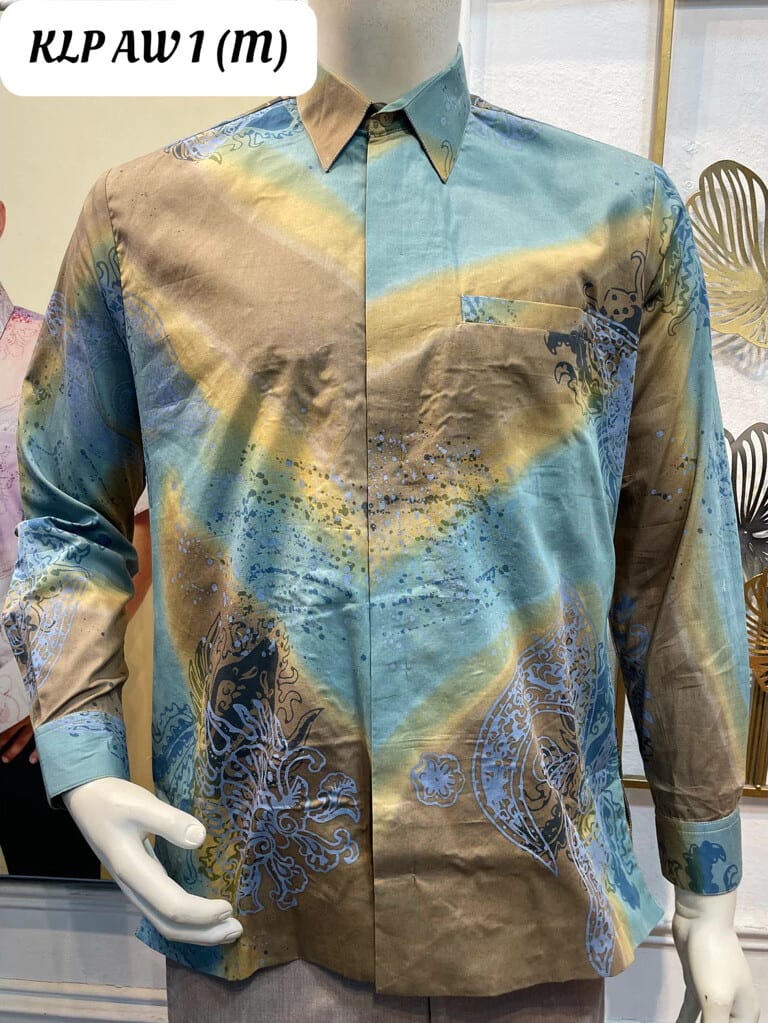 Men's long-sleeve batik shirt KLP AW 1 in aqua, sand and brown, on a mannequin