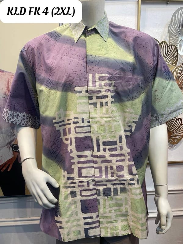 Men's short-sleeve batik shirt KLD FK 4 in purple, pale green and cream, on a mannequin