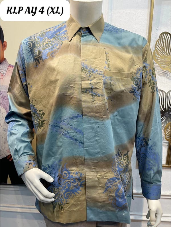Men's long-sleeve batik shirt KLP AY 4 in sand and blue, on a mannequin