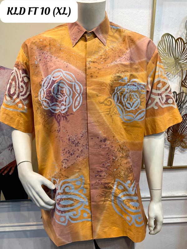 Men's short-sleeve batik shirt KLD FT 10 in orange, peach and light blue, on a mannequin