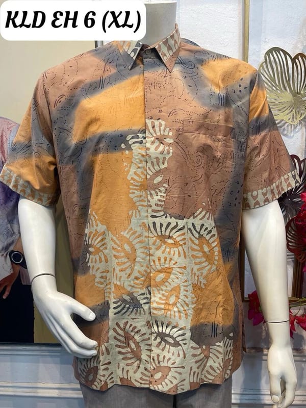 Men's short-sleeve batik shirt KLD EH 6 in orange, grey, cream and brown, on a mannequin