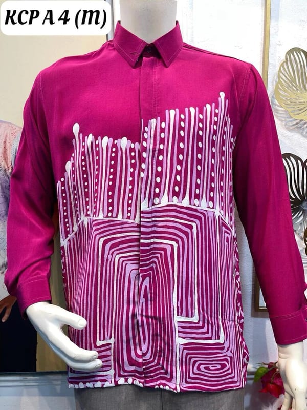 Men's long-sleeve silk crepe batik shirt KCP A 4 in magenta and light pink, on a mannequin