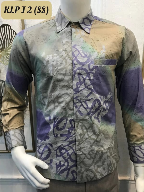 Men's long-sleeve batik shirt KLP J 2 in grey, sand and navy, on a mannequin
