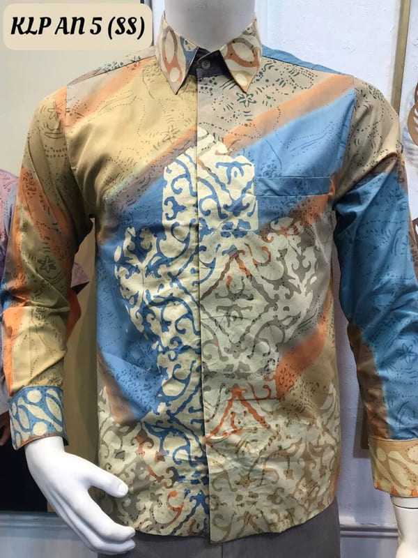 Men's long-sleeve batik shirt KLP AN 5 in sand, light blue and orange, on a mannequin