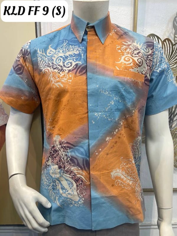 Men's short-sleeve batik shirt KLD FF 9 in light blue, orange and cream, on a mannequin