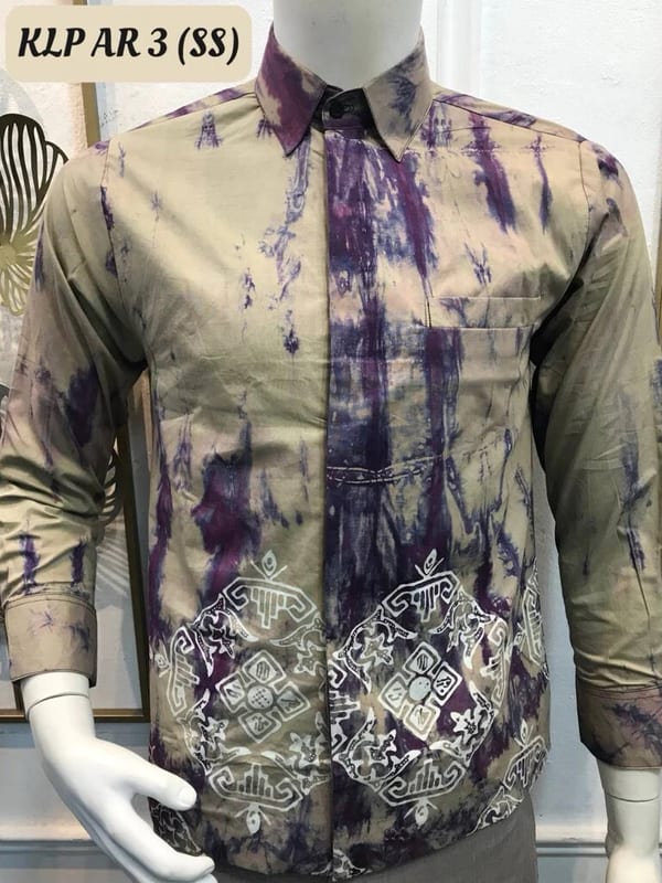 Men's long-sleeve batik shirt KLP AR 3 in khaki, navy and white, on a mannequin
