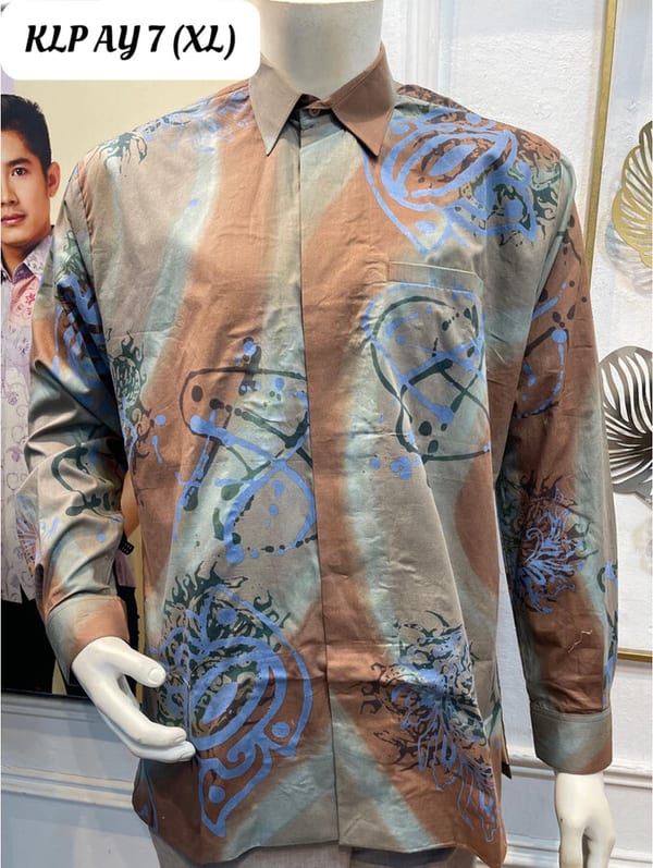 Men's long-sleeve batik shirt KLP AY 7 in brown, grey-green and blue, on a mannequin